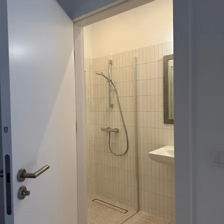 Apartment Bright - 2min From The